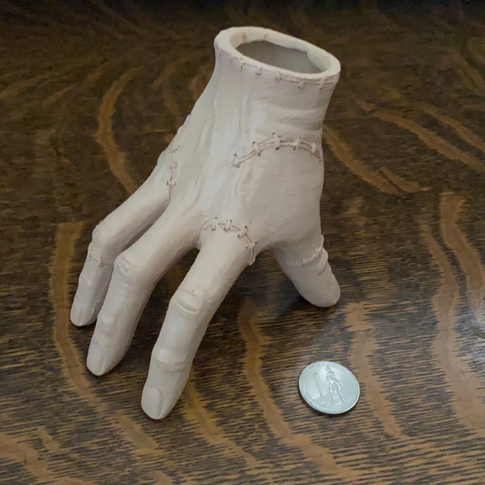 Thing hand flower pot from the Addams Family 🦇 Halloween must have!🎃